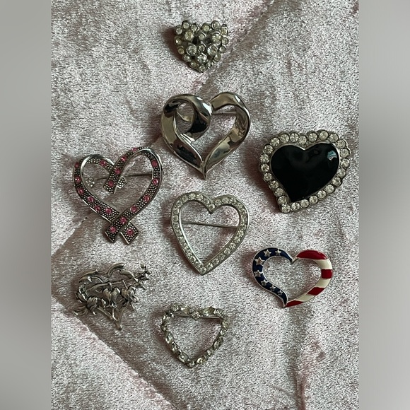 Jewelry - ❤️Heart❤️Brooches